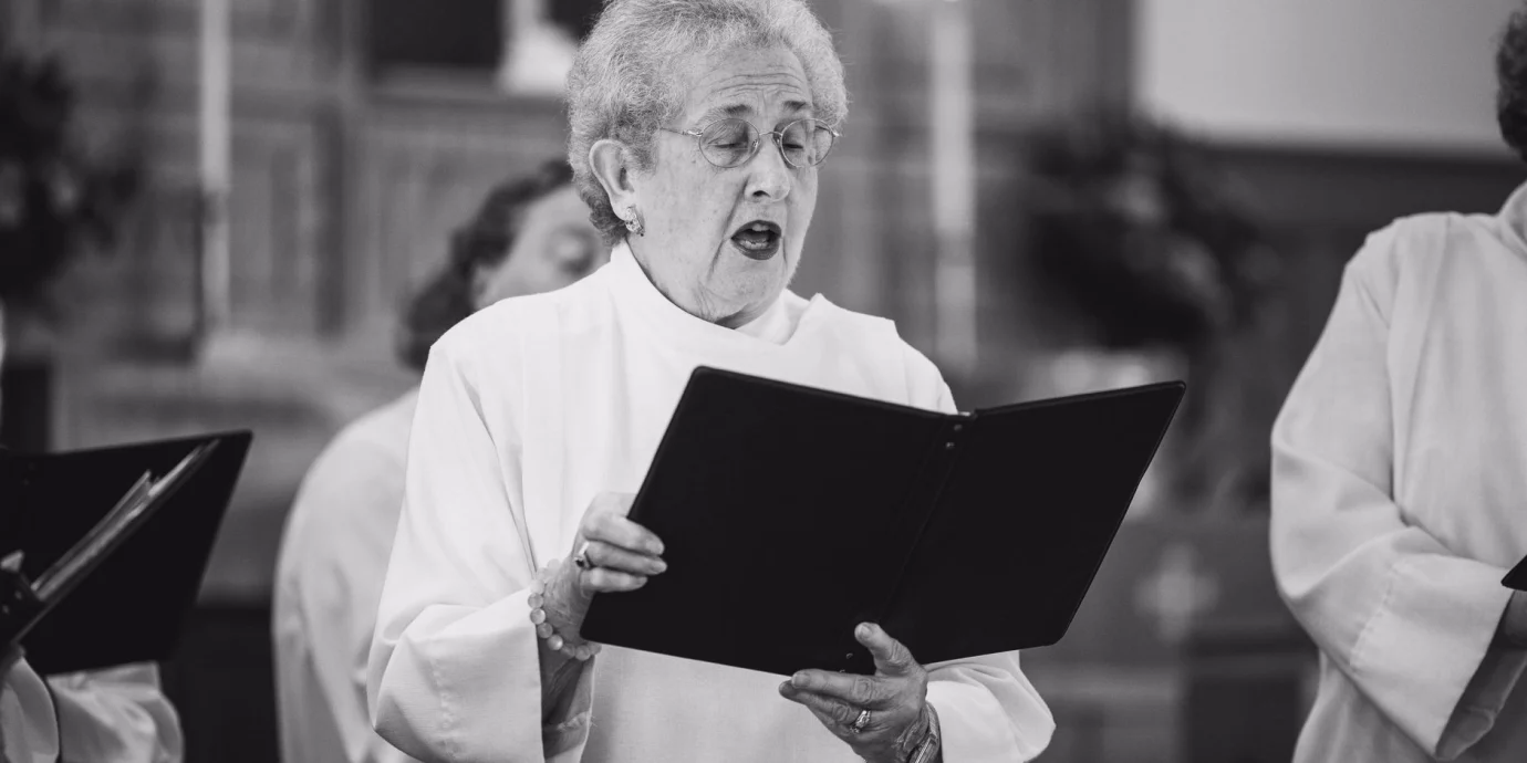 Josiane retrouve une chorale grâce à l'annuaire de groupes locaux